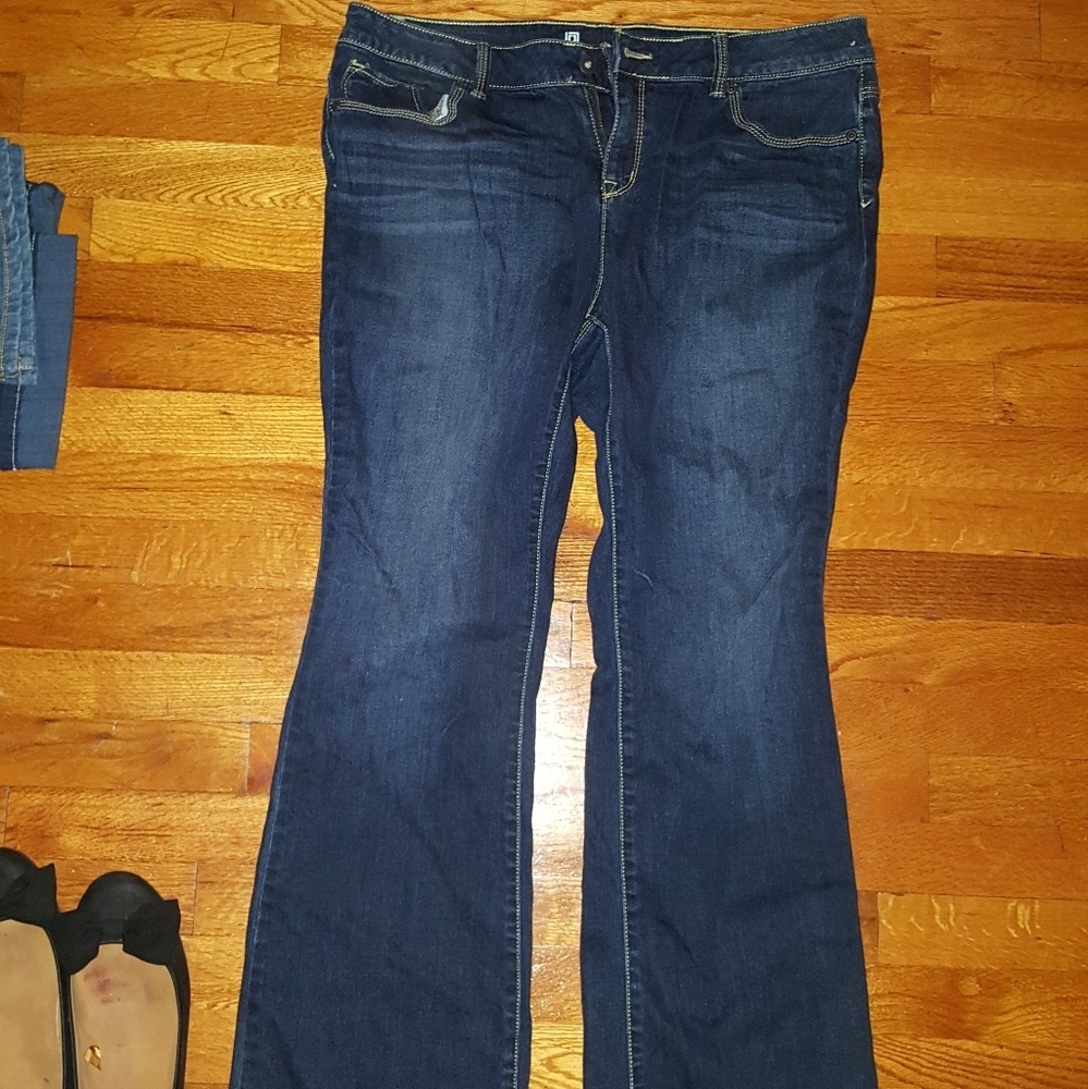 Liz Claiborne boot cut stretch jeans